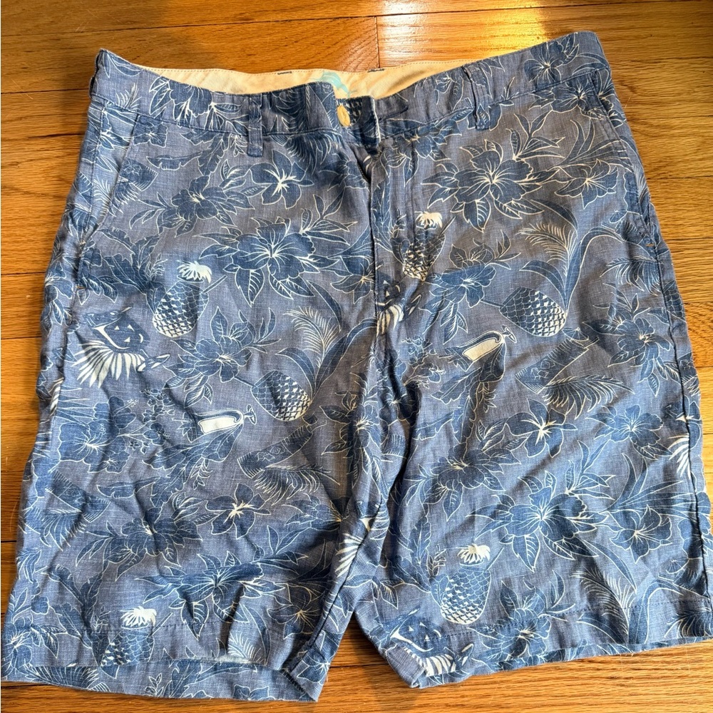 Tommy Bahama Men’s Blue Tropical Print Shorts size 36, Linen Blend EUC